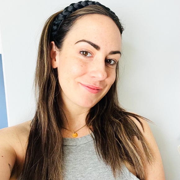 Meet your Posher, Laura - Picture 2 of 3